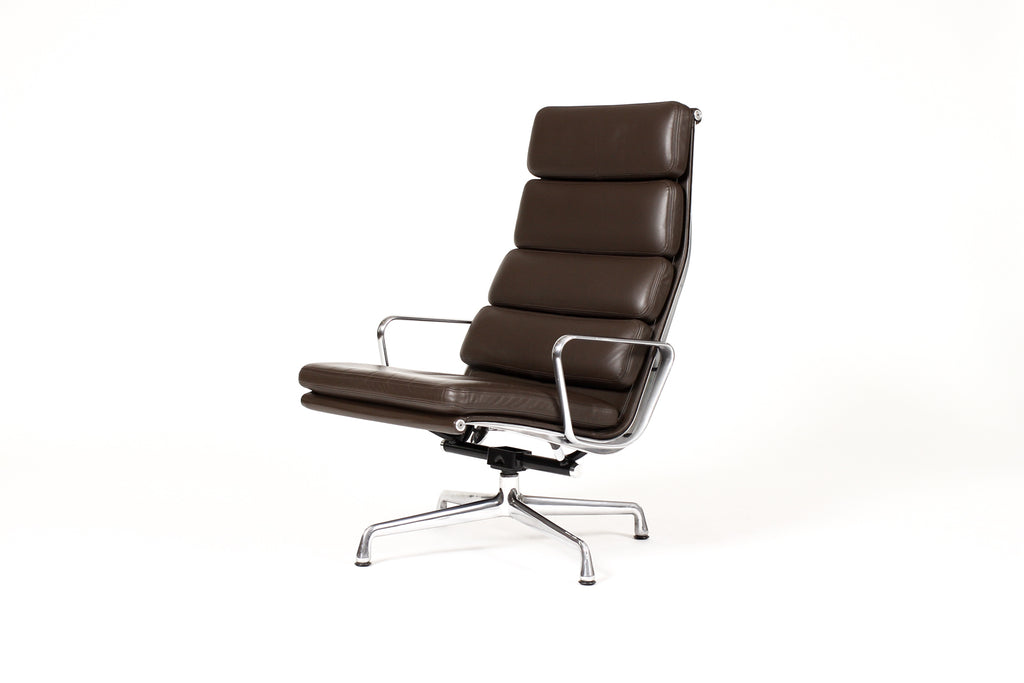 Herman Miller Eames Soft Pad Lounge Chair in Black | Leather